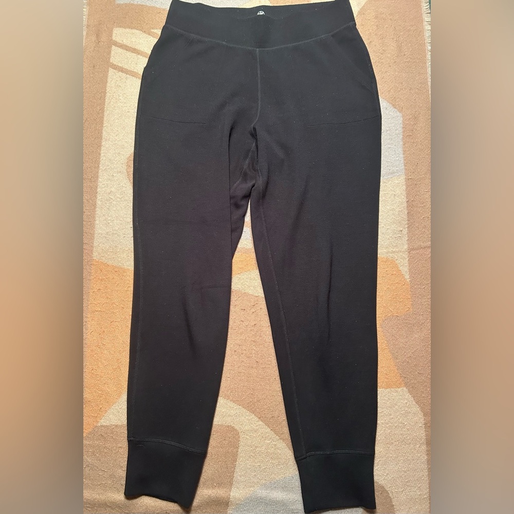 EUC black Gaiam tapered joggers, M